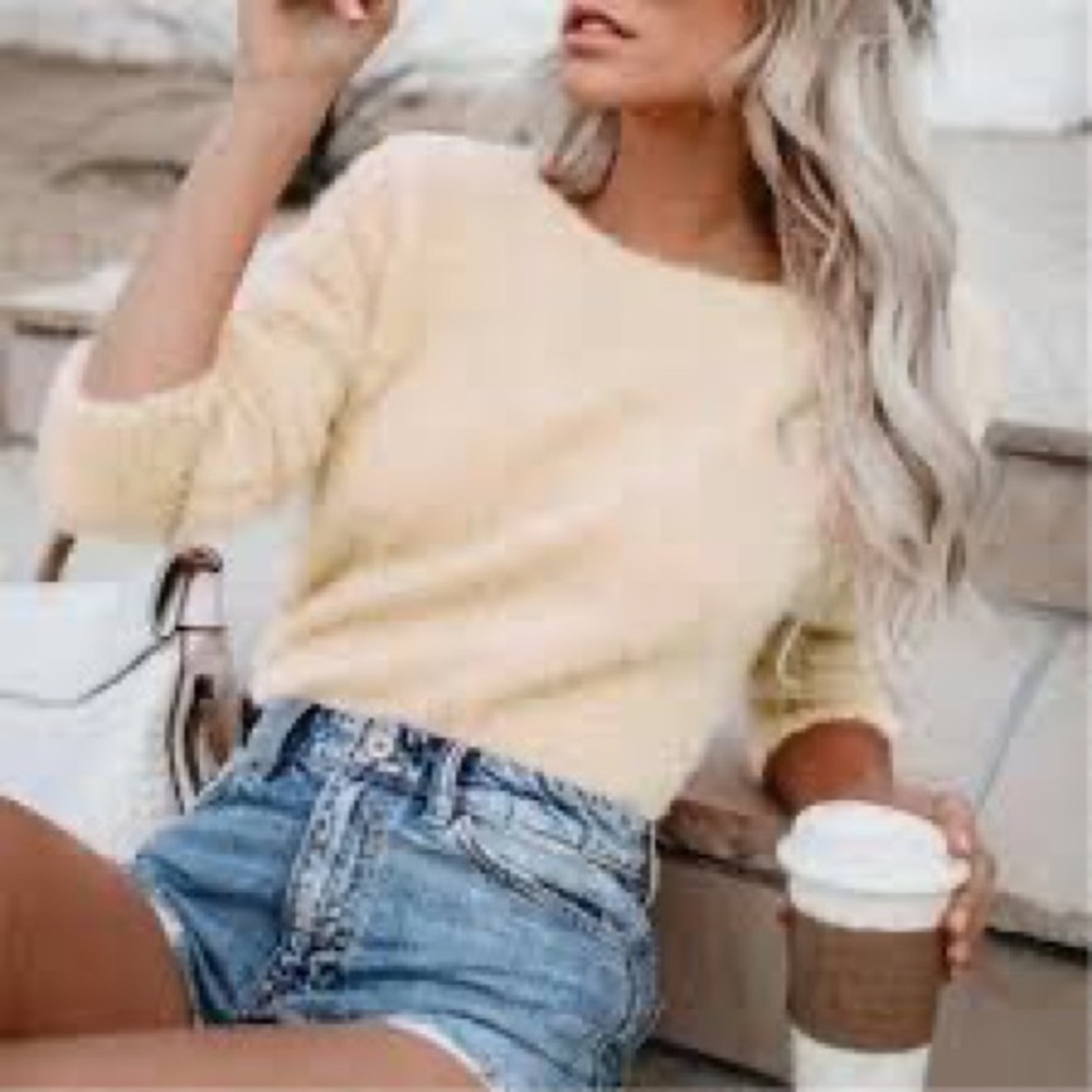 ✨3 for $20✨ super soft cropped sweater